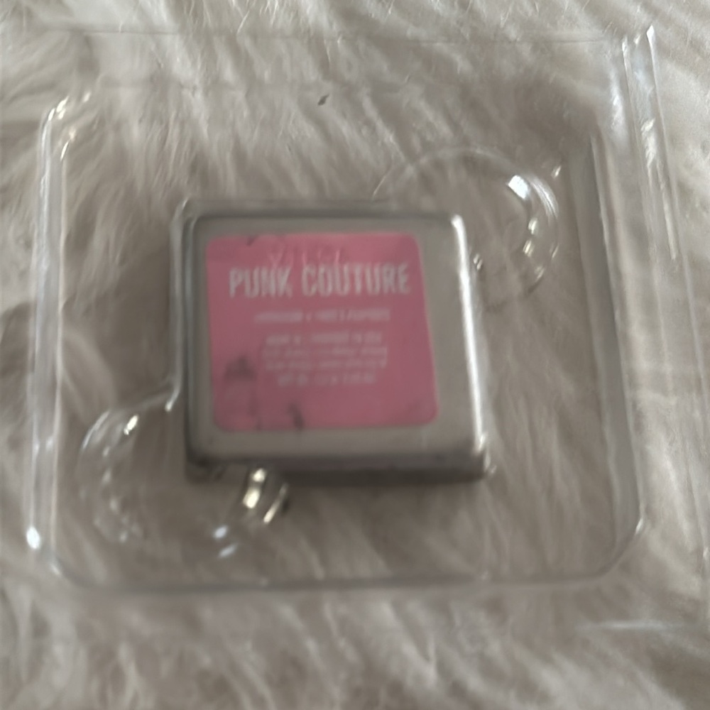 Jeffree Star single eyeshadow in Punk Couture - Picture 3 of 4